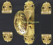 Cremon-Sông Hồng Mạ Vàng 24K- CR625:Chốt cremon đồng mạ vàng 24K, Tây Ban Nha, hoa văn rất tinh xảo