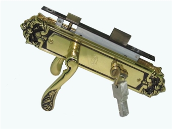 Khóa Đồng M31: Khóa đồng vàng có độ bóng sang trọng, là khóa loại trung thông dụng. Kích thước: Dài: 320 mm, rộng 50mm